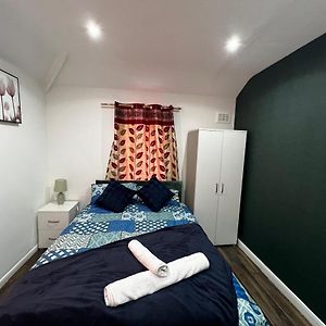 Good Priced Single Rooms In Sherperds Bush